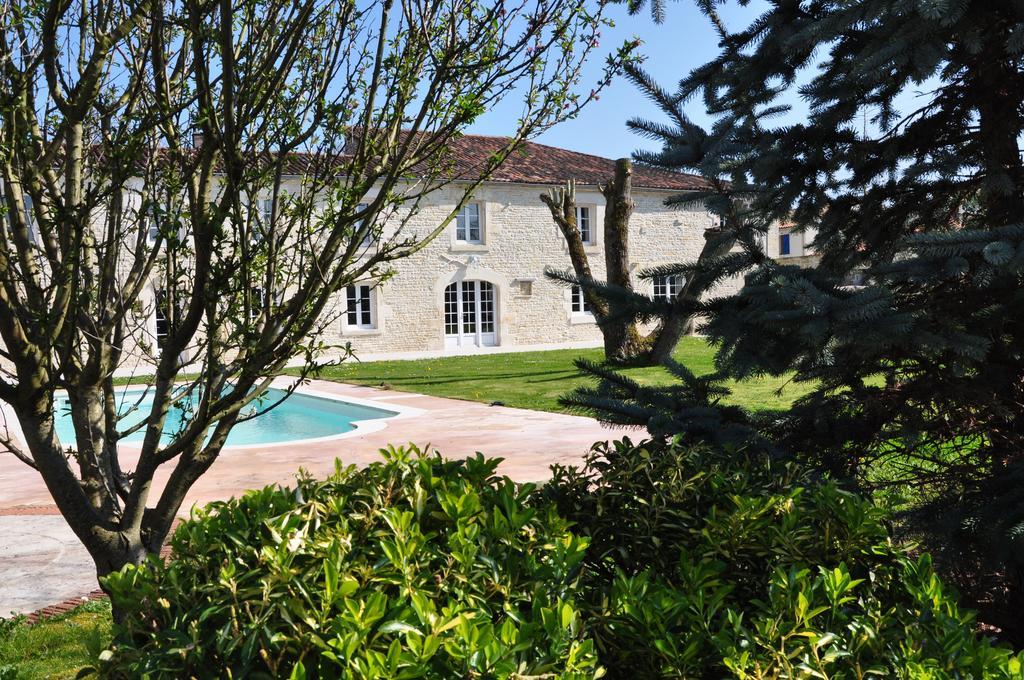Le Soleil Et Les Etoiles Bed & Breakfast Saint-Sauveur-d'Aunis Eksteriør bilde