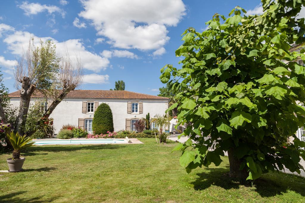 Le Soleil Et Les Etoiles Bed & Breakfast Saint-Sauveur-d'Aunis Eksteriør bilde