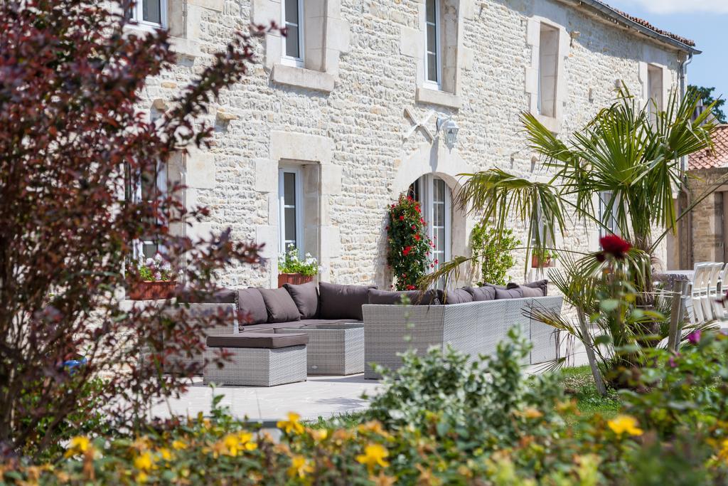 Le Soleil Et Les Etoiles Bed & Breakfast Saint-Sauveur-d'Aunis Eksteriør bilde